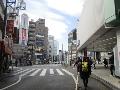73代々木駅西口1