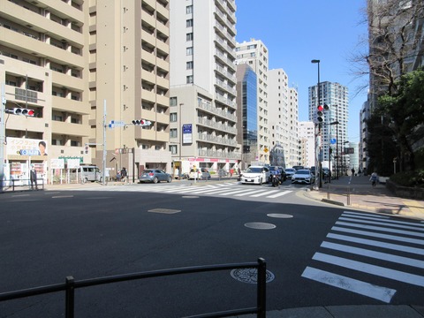 204日吉坂上交差点