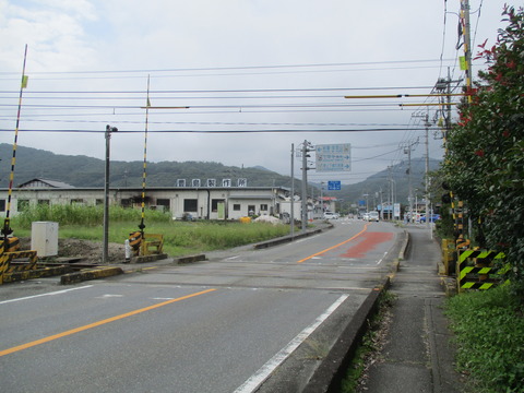 142踏切1