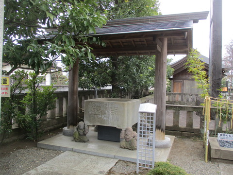 130手水鉢1