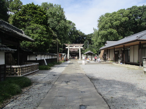 136社務所前へ