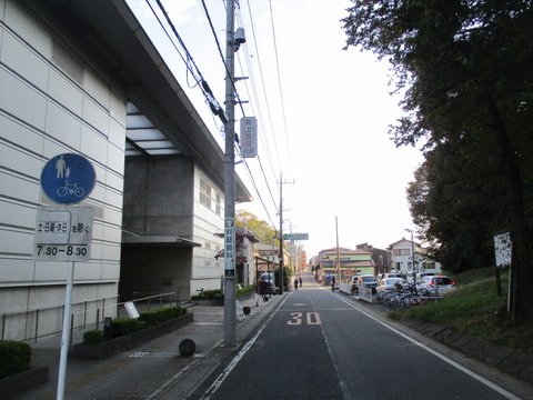 195細い道2