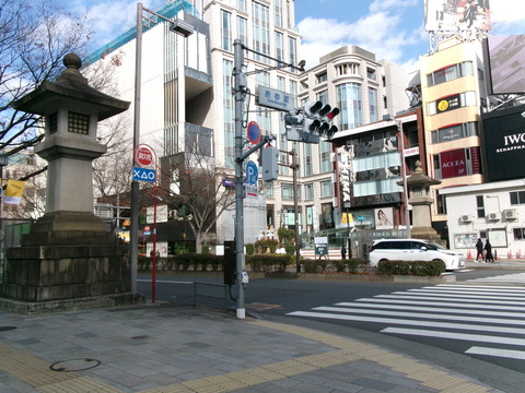 74表参道交差点２