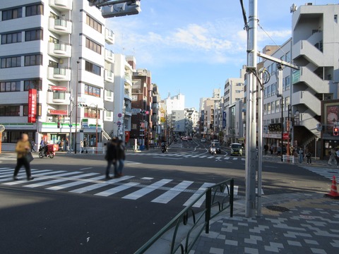 211再び馬場下町交差点1
