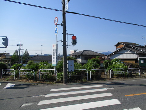 08桜沢駅入口交差点2