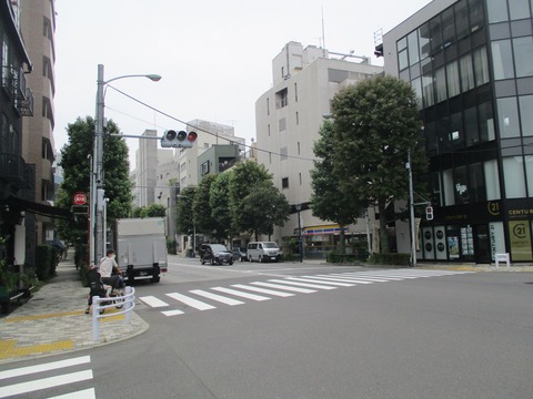 142再び外苑西通り1