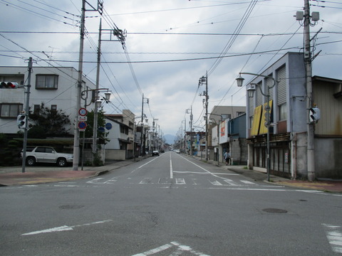 153山がきれいなスポットの交差点1