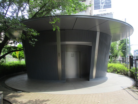 61神宮通公園トイレ3