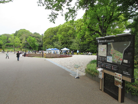 02エントランス広場１