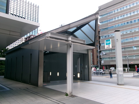 137西新宿駅２