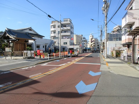 144夏目坂通りへ3