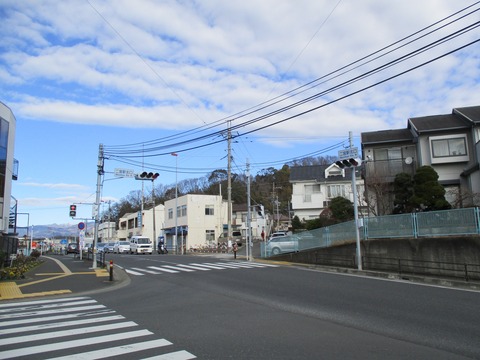 12二宮駅北口交差点1