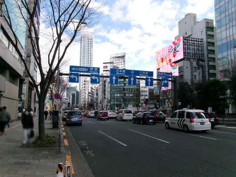 73表参道交差点１