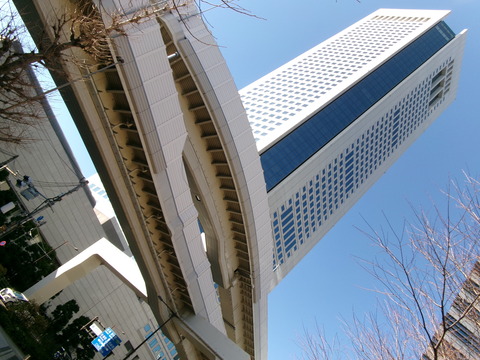 122オペラシティ