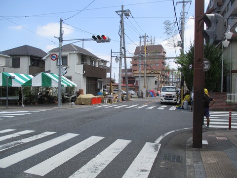 40駅への交差点