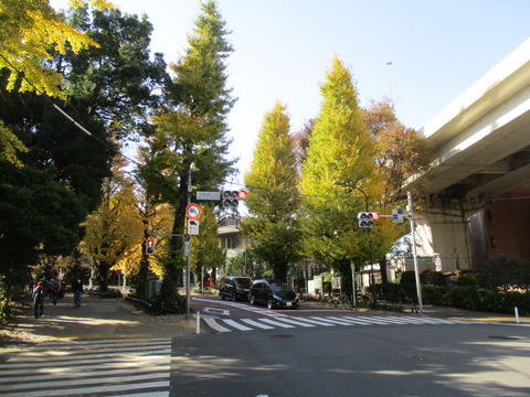 13北参道入口交差点