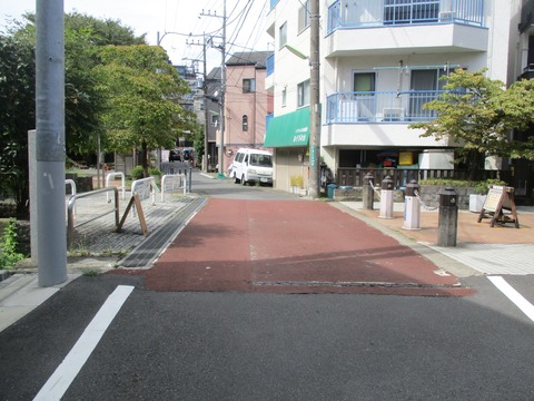 166烏山川緑道1
