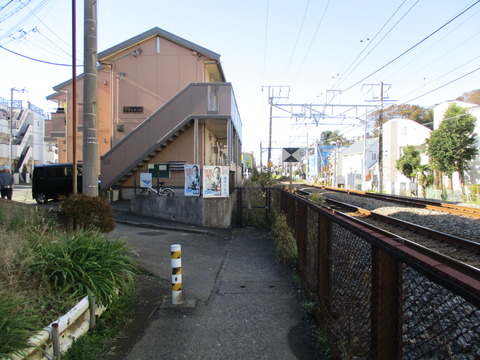 04線路沿いを離れる