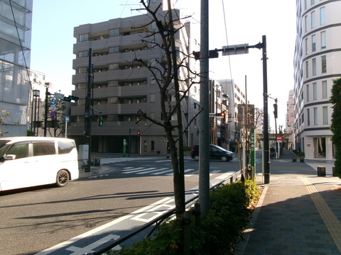 214-2亀沢二丁目交差点