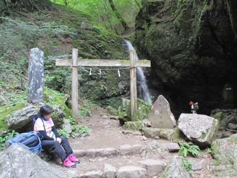 198綾広の滝3