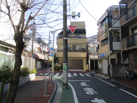 76細い路地