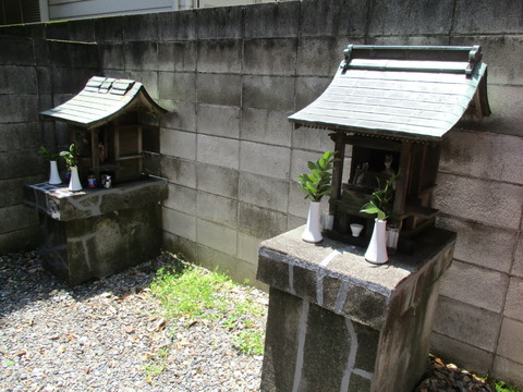 552つの稲荷社2