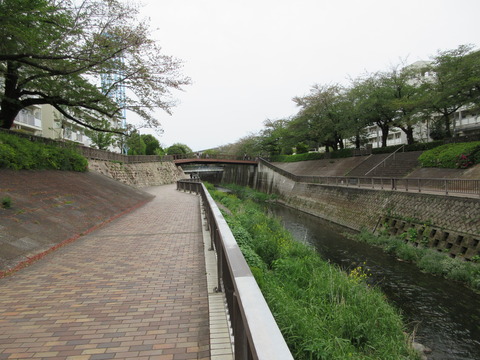 68川べり２