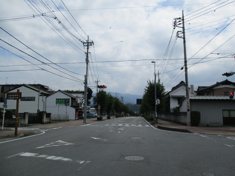 154山がきれいなスポットの交差点2
