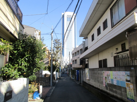 81住宅地の中