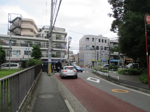 38大蔵団地前交差点