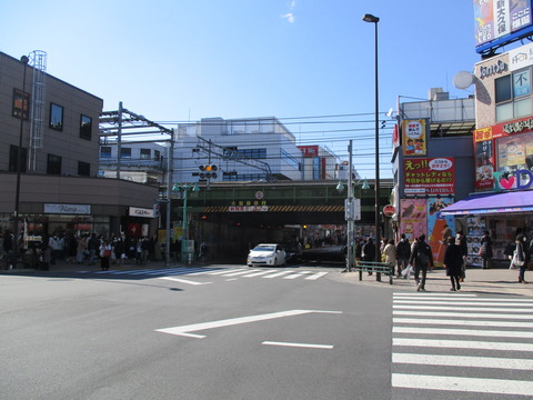 203新大久保駅1