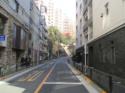 30付属横坂1