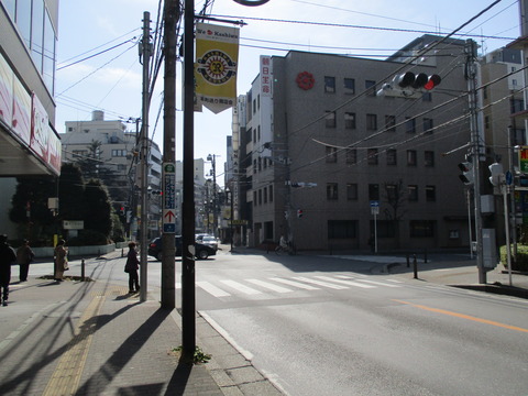 148再び巻石堂病院前の交差点