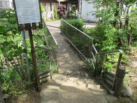 73新堀用水沿い3