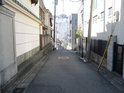 243胸突坂1