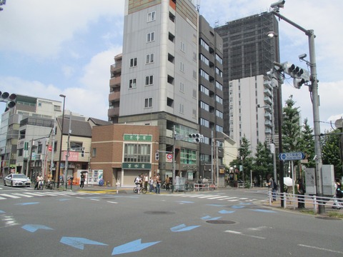 05北新宿一丁目交差点３