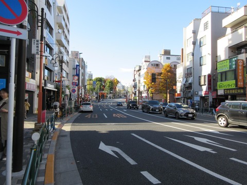 181地下鉄早稲田駅前交差点3