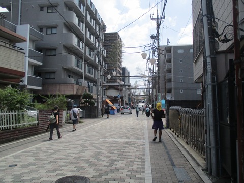 41駅への道1
