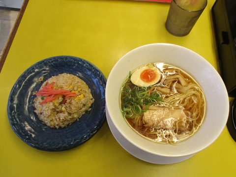 295醤油ラーメン半炒飯セット