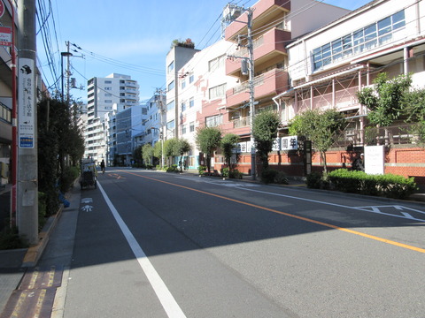 107市谷小学校前交差点