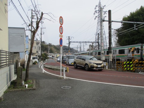 294線路沿いの道