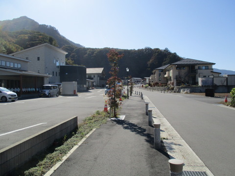 138温泉街メイン通り1