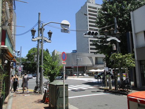 126広尾橋交差点へ