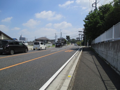 25広い道2