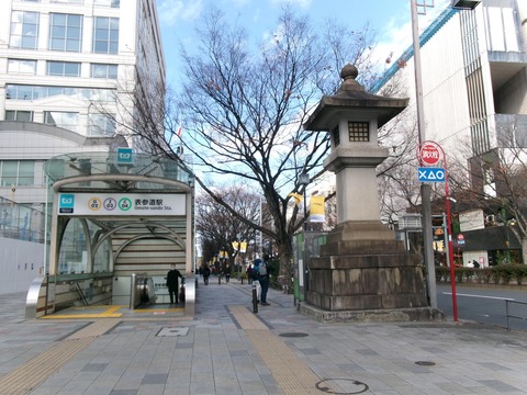 75表参道交差点３
