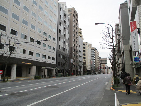 25外苑西通り1