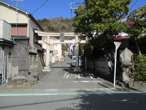 49吾妻神社入口2