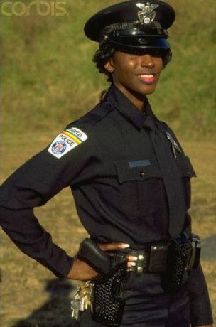 pretty_policewomen_640_10