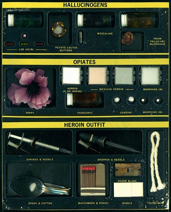 a_drug_kit_from_the_1960s_640_high_04
