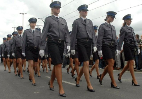 pretty_policewomen_640_17